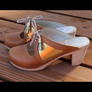 Maguba Lace Up Clogs